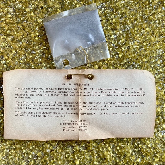 1980 Unicorn Bell with Ash from Mt. Saint Helens - Picture 13 of 13